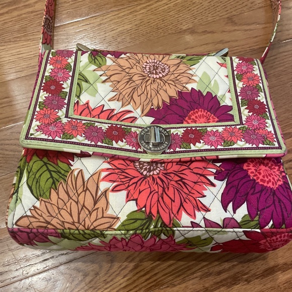 Vera Bradley Bag Fall Fashion - Picture 2 of 12
